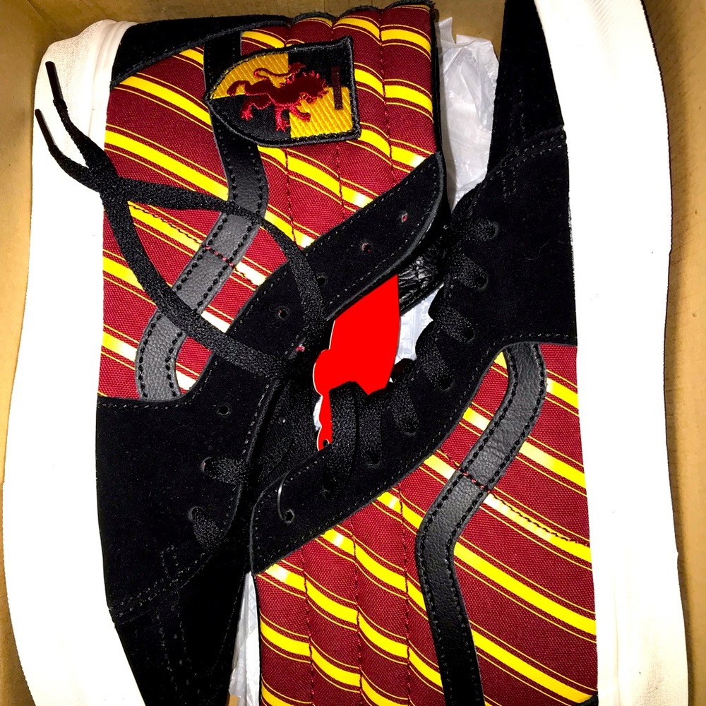 Hi sk8 vans Harry Potter Gryffindor BRAND NEW NEVER WORN